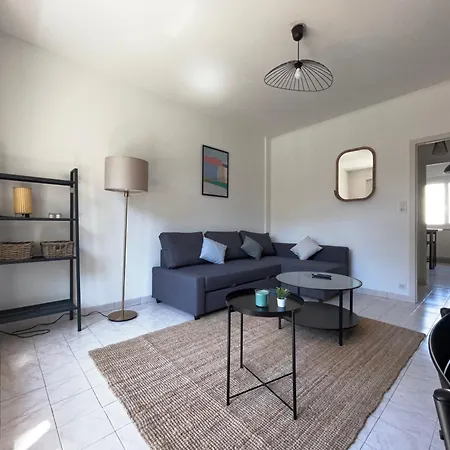 Appartement Le Lemptegy - Confortable T4 Proche De La Gare Avec Petit Balcon