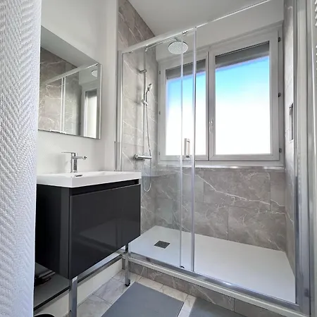 Appartement Le Lemptegy - Confortable T4 Proche De La Gare Avec Petit Balcon Clermont-Ferrand